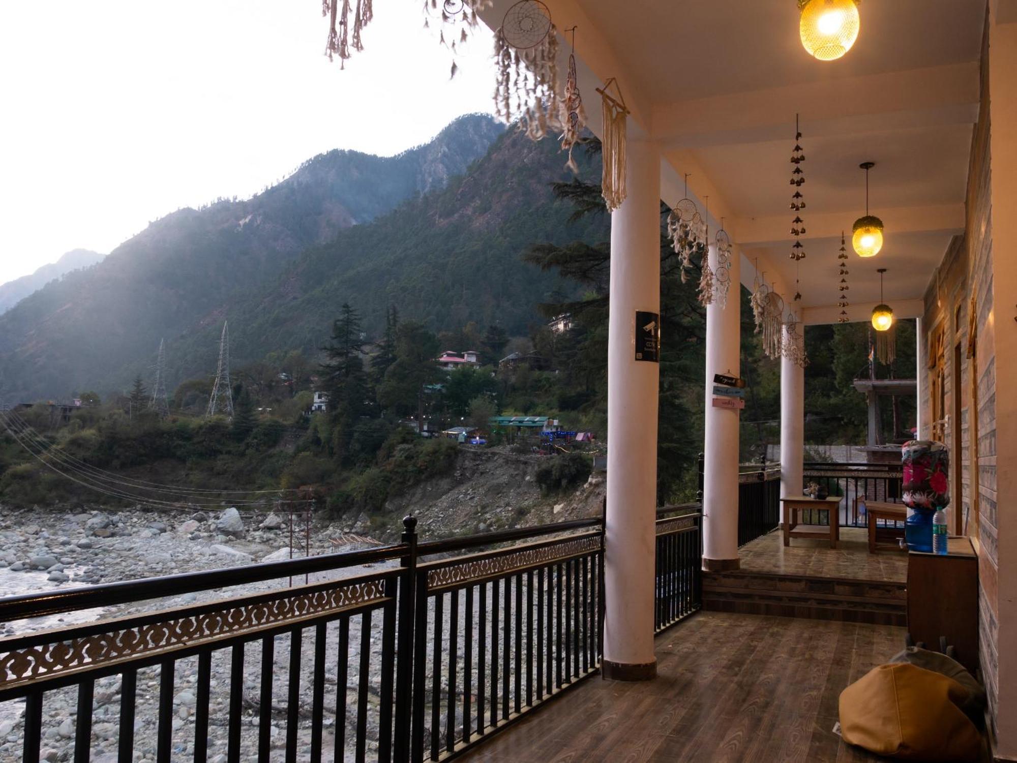 Wabi Sabi Riverside Hostel カソル エクステリア 写真