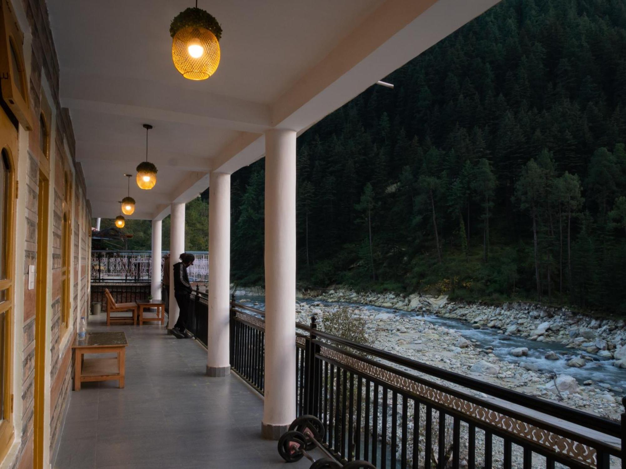 Wabi Sabi Riverside Hostel カソル エクステリア 写真